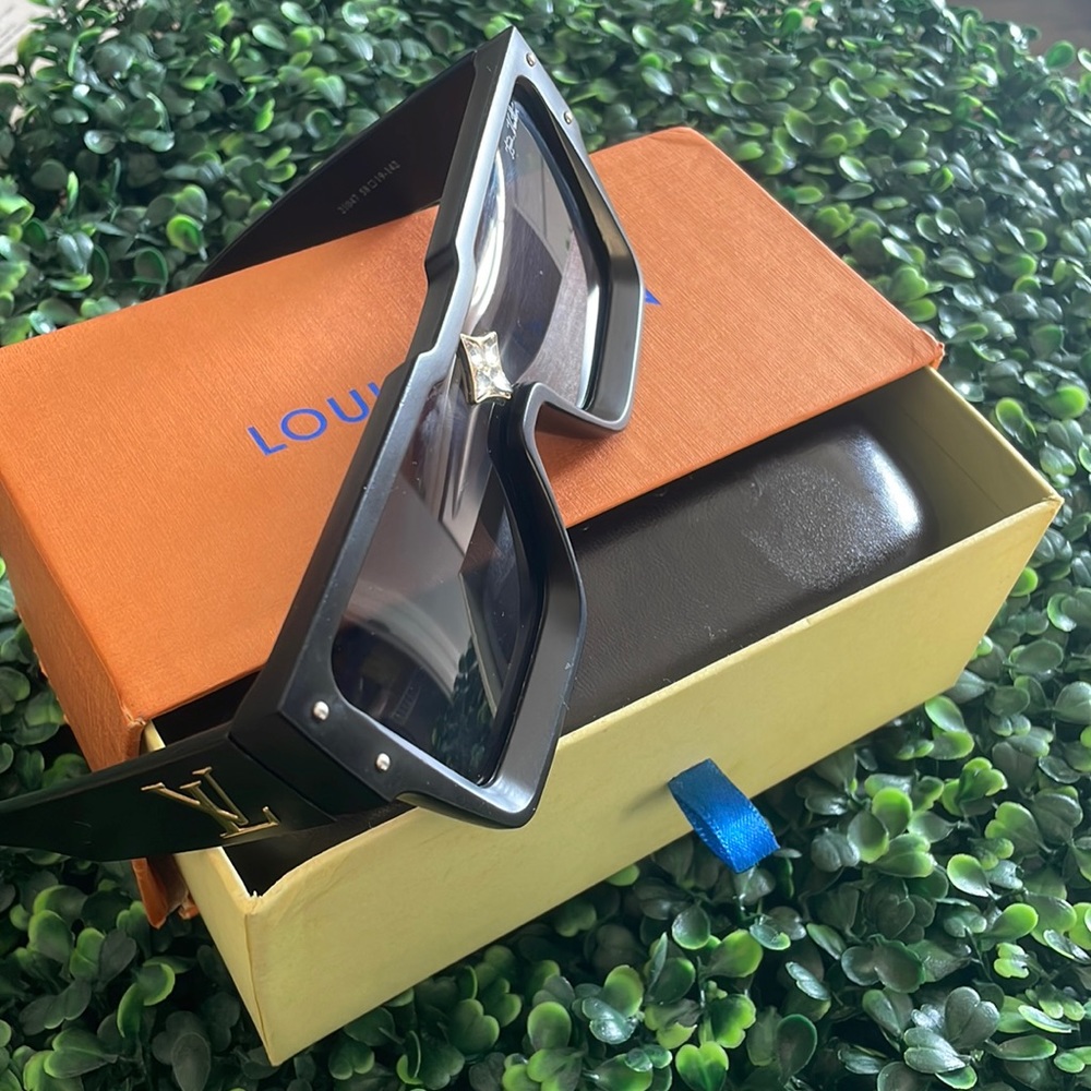 Louis Vuitton Cyclone  👓